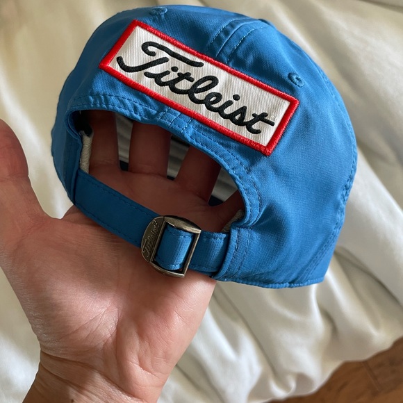 Titleist blue golf hat. Like new condition. - Picture 4 of 4